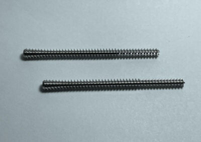 Tornillo de titanio cónico canulado de 3.0 y 4.0
