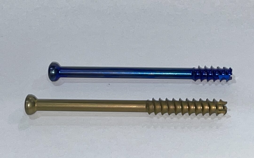 Tornillo de titanio canulado de 6.5 rosca 16/32