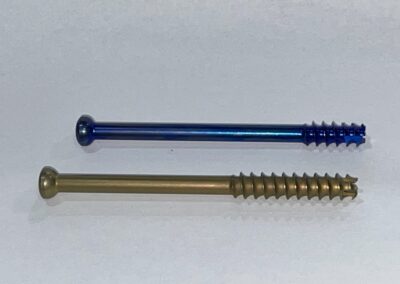 Tornillo de titanio canulado de 6.5 rosca 16/32